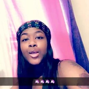 Meet your Posher, Anaya